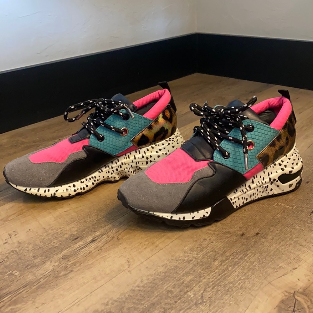 Steve madden sneakers